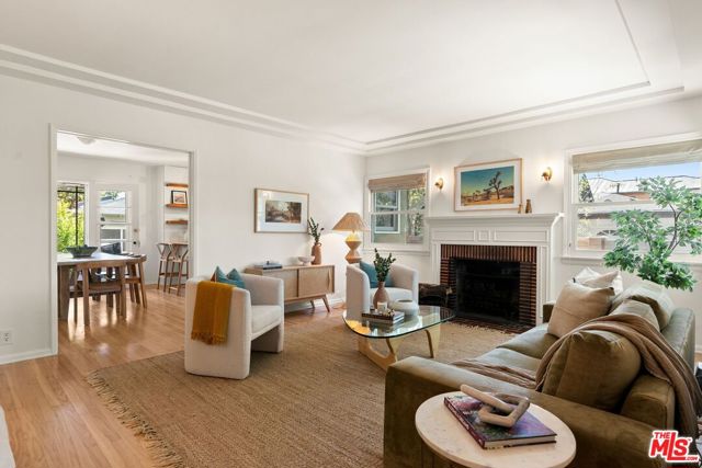 4148 Mentone Avenue, Culver City CA: https://media.crmls.org/mediaz/e54c7de9-203d-403c-8d4b-ee67920dcc3b.jpg