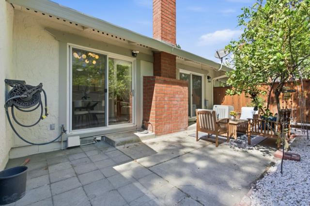 20212 Northcove Square, Cupertino CA: https://media.crmls.org/mediaz/e54ce78f-26a6-4303-92d8-e113d5457d97.jpg
