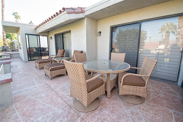 40960 La Costa W Circle, Palm Desert CA: https://media.crmls.org/mediaz/e54d064b-cc71-409c-ac7d-b3634be7ecde.jpg