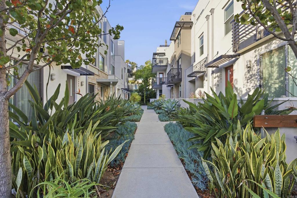1566 Vista Del Mar Way - photo 3