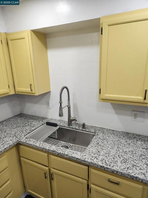 320 Maine Ave, Richmond CA: https://media.crmls.org/mediaz/e54d9a19-f801-468a-a0d0-709959dcfd9b.jpg