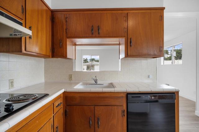 58 N Mayfair Avenue, Daly City CA: https://media.crmls.org/mediaz/e54e65d0-6484-48ce-8260-c6623ddb4544.jpg