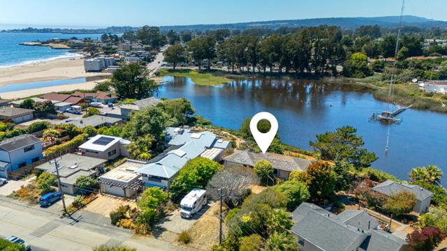311 24th Avenue, Santa Cruz CA: https://media.crmls.org/mediaz/e54ece1e-ba06-48b2-9137-0ea2ccffc4b8.jpg
