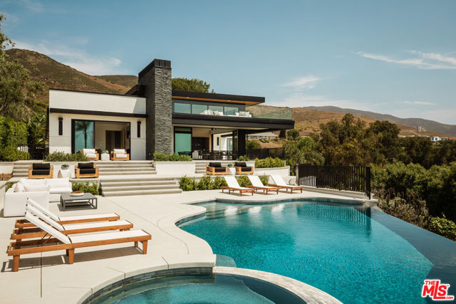 29800 Cuthbert Road, Malibu CA: https://media.crmls.org/mediaz/e5502e44-6275-4150-85a5-c6a532df2a90.jpg