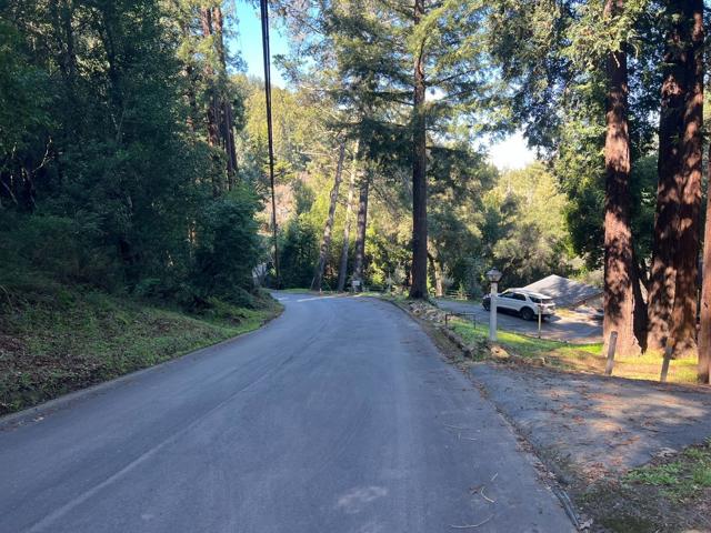 559 Patrol Road, Woodside CA: https://media.crmls.org/mediaz/e5506af3-21bc-49c8-a38c-60cac9d611eb.jpg