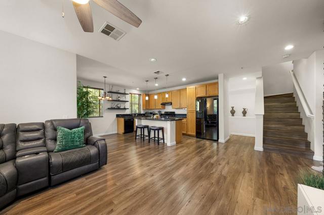 1338 Starry Way, San Diego CA: https://media.crmls.org/mediaz/e55071ee-f8a6-4529-9c4f-2e8acd622441.jpg