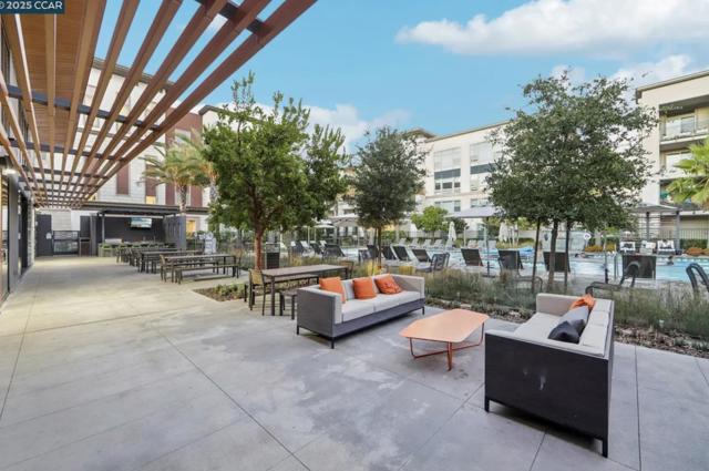 5565 Holly Bay Avenue, Dublin CA: https://media.crmls.org/mediaz/e550a660-050f-48ea-a64e-9371a7becee8.jpg