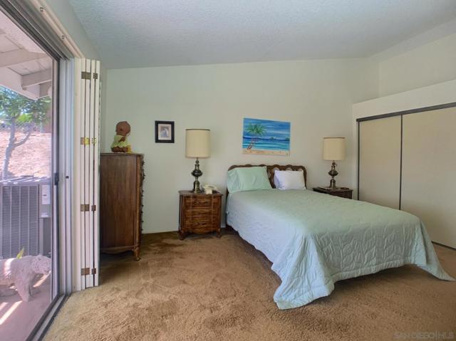 2552 Wind River Rd, El Cajon CA: https://media.crmls.org/mediaz/e5514a11-6d75-4778-bde8-b42180a13e2a.jpg