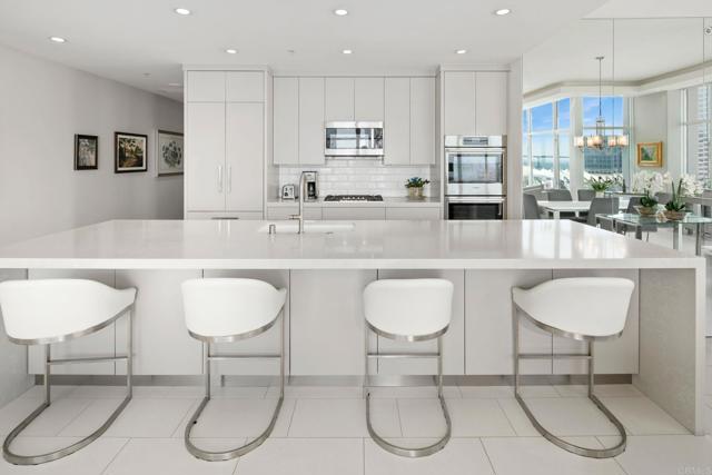 Detail Gallery Image 3 of 46 For 550 Front St #1401,  San Diego,  CA 92101 - 2 Beds | 2/1 Baths