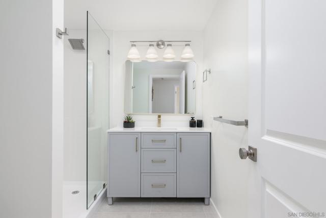 16656 Orilla Dr, San Diego CA: https://media.crmls.org/mediaz/e5521f4d-a8f3-4314-8c4a-cba80c07d53e.jpg