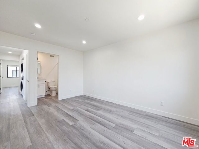 4112 S Normandie Avenue, Los Angeles CA: https://media.crmls.org/mediaz/e5523c10-3f56-49e2-959a-af13858acb7a.jpg