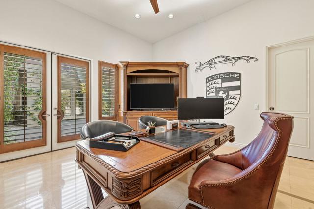334 Crest Lake Drive, Palm Desert, CA 92211