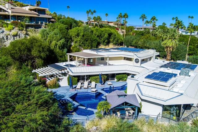 3295 Tiger Tail Lane, Palm Springs CA: https://media.crmls.org/mediaz/e5531878-6124-4224-9c9d-d3df925ee773.jpg