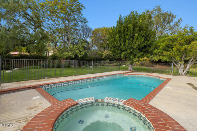 1251 Via Latina Drive, Camarillo CA: https://media.crmls.org/mediaz/e553c792-420a-472f-988f-4d479206ac58.jpg