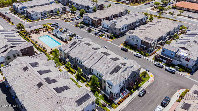 110 Red Brick Drive, Simi Valley CA: https://media.crmls.org/mediaz/e5550cc9-7145-4d87-90c7-2f32bfedbbb4.jpg