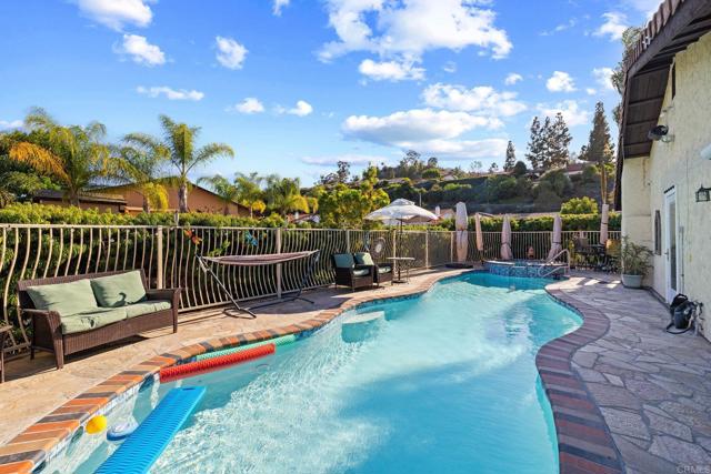 Detail Gallery Image 10 of 55 For 731 Dewane Dr, El Cajon,  CA 92020 - 3 Beds | 3 Baths