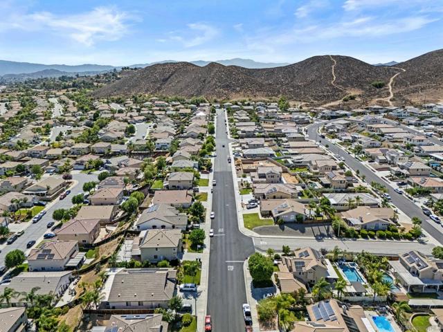 25231 Ridgemoor Road, Menifee CA: https://media.crmls.org/mediaz/e5559a1d-c11c-4de1-a513-7d41ffb62521.jpg