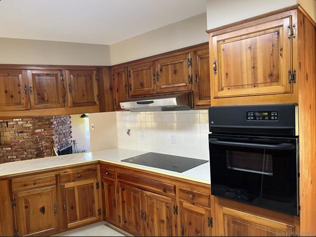3958 Kenwood Dr, Spring Valley CA: https://media.crmls.org/mediaz/e555aa87-b44f-46f2-8cf1-90b3a5e99a0f.jpg