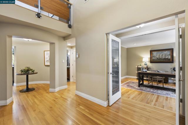 350 Pine Creek Rd, Walnut Creek CA: https://media.crmls.org/mediaz/e5566f87-bea1-4250-9bd0-b3ba029adc9c.jpg