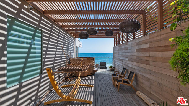 24572 Malibu Road, Malibu CA: https://media.crmls.org/mediaz/e55673b9-1d5a-41a7-8eca-e2278adc46c2.jpg