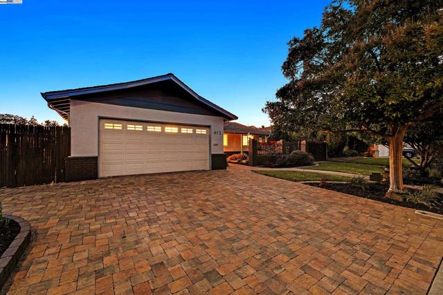 613 Joyce St, Livermore CA: https://media.crmls.org/mediaz/e5569ab5-57aa-400e-8feb-6641a2e7da95.jpg