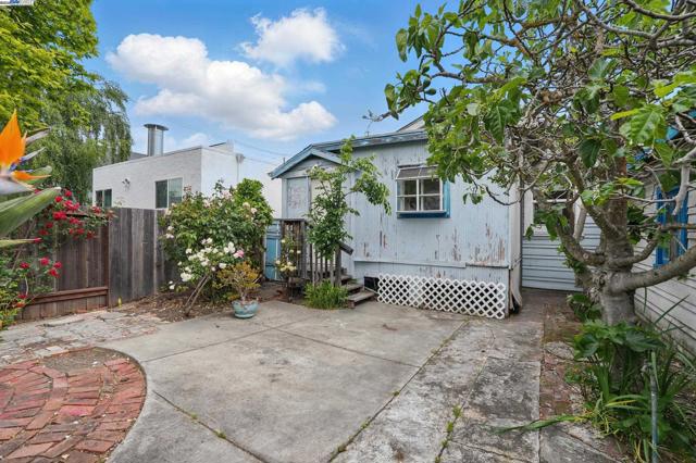 Image 23 of 40 For 1307 California Dr