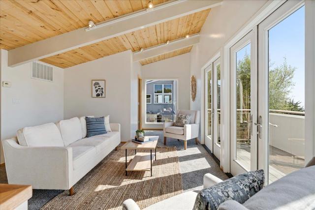 405 Heather Point Lane, Watsonville CA: https://media.crmls.org/mediaz/e556cdd2-b8b0-41d5-a232-62179a1f6999.jpg
