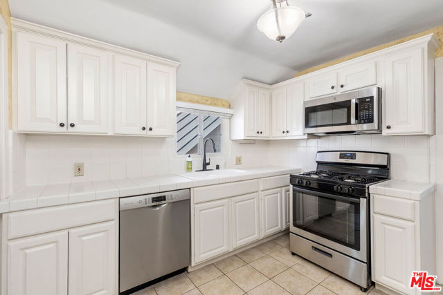 129 Ocean Park Boulevard photo 11