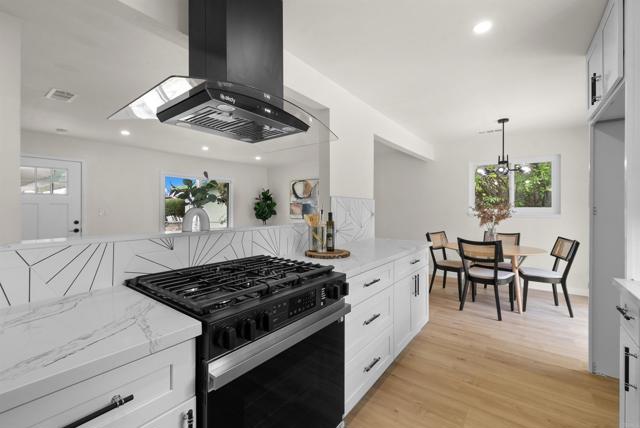 Image 10 of 37 For 9065 Heatherdale St