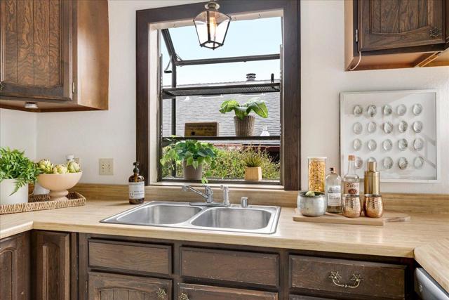 208 Brook Avenue, Santa Cruz CA: https://media.crmls.org/mediaz/e557a5be-e2e9-4b7f-bd66-f5ce4d6754cf.jpg
