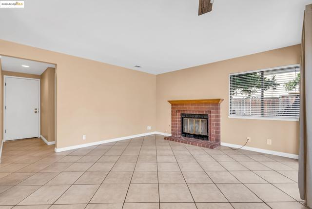 4820 RIDGEVIEW DRIVE, Antioch CA: https://media.crmls.org/mediaz/e557bac3-2b4a-4904-904b-25ce0621b154.jpg