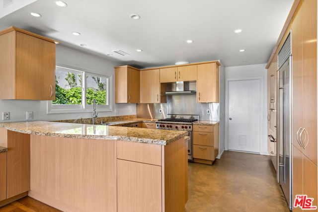 3444 Cloudcroft Drive, Malibu CA: https://media.crmls.org/mediaz/e5580fe0-fb55-4d7d-a304-0d58a1c77dfa.jpg