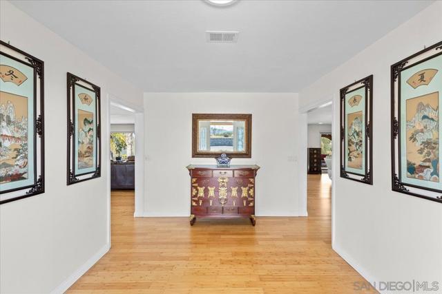 20403 Rancho Villa Rd, Ramona CA: https://media.crmls.org/mediaz/e55832c5-e1d4-46f0-8c6a-e78bcf8c2c55.jpg