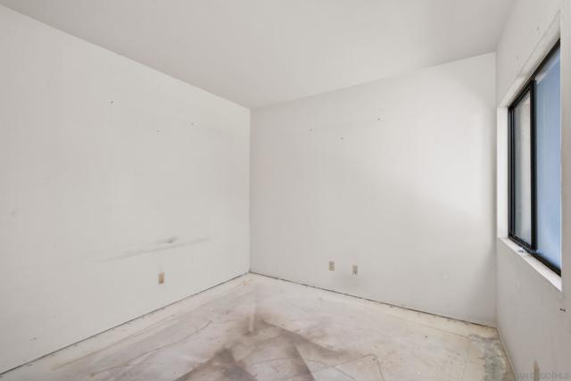 2818 Forest View Way, Carlsbad CA: https://media.crmls.org/mediaz/e5586e37-4c14-4cc5-8eeb-ab806c7c805b.jpg