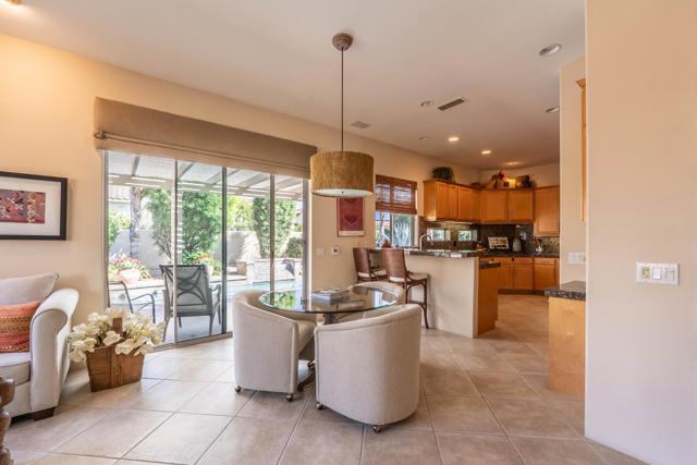 12 Via Elegante, Rancho Mirage CA: https://media.crmls.org/mediaz/e558ff14-16f9-4080-befe-bb060d473ebb.jpg