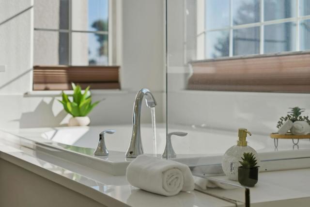 1512 Hayden Street, Hayward CA: https://media.crmls.org/mediaz/e5591eff-3caf-477a-a1c2-6111d585d837.jpg