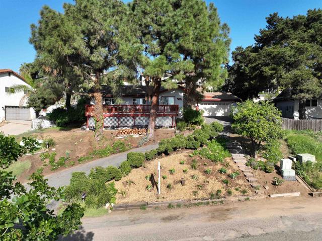 Detail Gallery Image 2 of 39 For 2430 Sunflower Ter, Vista,  CA 92083 - 3 Beds | 2 Baths