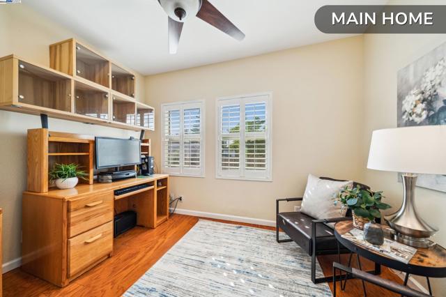 507 Maple St, Livermore CA: https://media.crmls.org/mediaz/e559dd6b-b3ee-4b1d-87f8-00a59385f1db.jpg