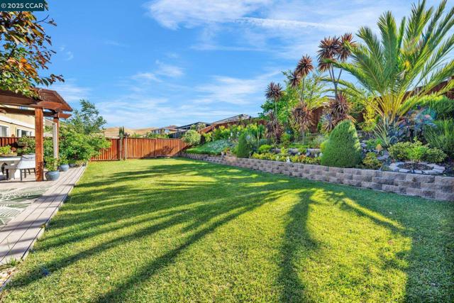 150 Rancho Bernado Ct, Pittsburg CA: https://media.crmls.org/mediaz/e559e3fa-8c45-48fc-8432-e95721ea5e2c.jpg