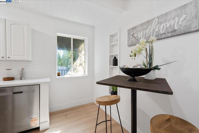 2082 Overhill Rd, Concord CA: https://media.crmls.org/mediaz/e559f115-ef18-46fd-babf-78d4806abb76.jpg