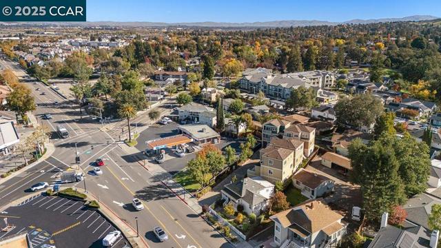 200 Valletta Ln, Pleasanton CA: https://media.crmls.org/mediaz/e55a2916-a633-43e7-ad42-a7a3bb304f09.jpg