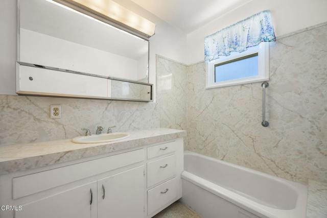 Detail Gallery Image 15 of 30 For 3662 Loma Vista Rd, Ventura,  CA 93003 - 3 Beds | 2 Baths