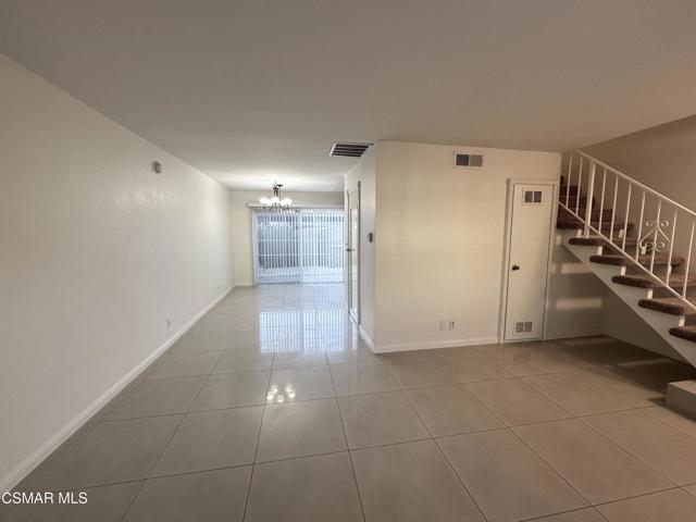 6621 Wilbur Avenue, Reseda CA: https://media.crmls.org/mediaz/e55bb1ea-0edf-4d80-958e-0cdbebc59260.jpg