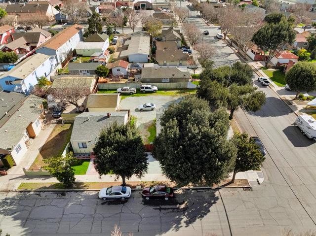 427 Ellis Street, King City CA: https://media.crmls.org/mediaz/e55bfc28-543a-4a5d-b113-e1653532792f.jpg