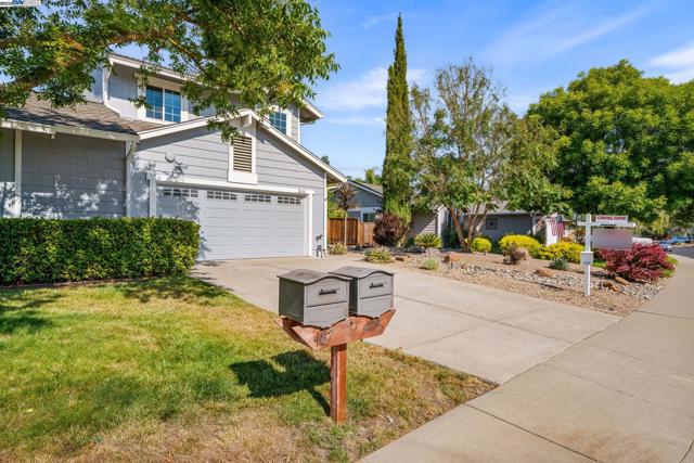 473 Andrea Cir, Livermore CA: https://media.crmls.org/mediaz/e55c1161-af17-4d9a-9eea-7a2c568410a3.jpg