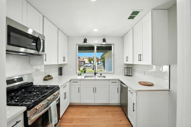 1190 Rio Norte Way, Sacramento CA: https://media.crmls.org/mediaz/e55c8a09-ed97-4441-84b7-18154969662c.jpg