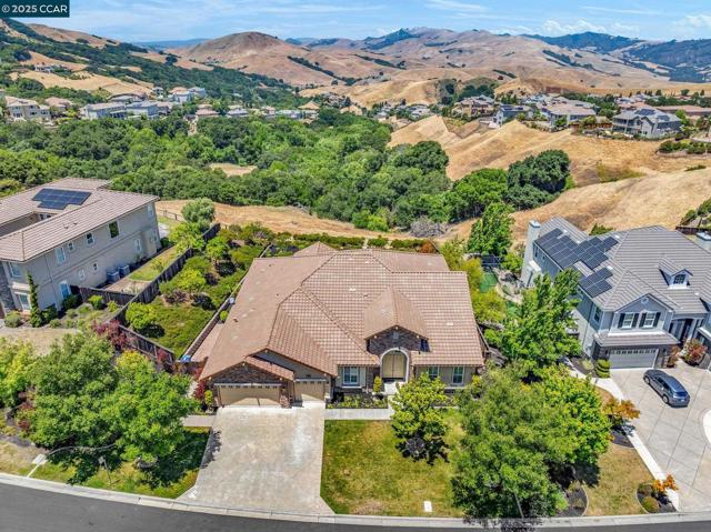 3322 Ashbourne Cir, San Ramon CA: https://media.crmls.org/mediaz/e55c9dcd-bdfb-4353-bb11-dc42a1fb0d58.jpg