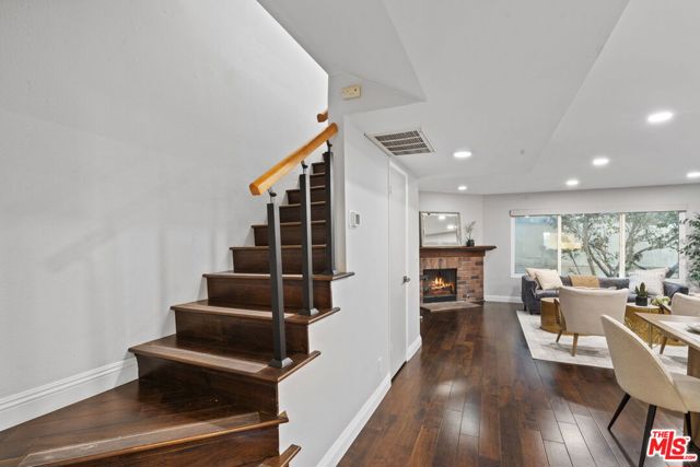 1541 Stoner Avenue, Los Angeles CA: https://media.crmls.org/mediaz/e55d154e-7852-422f-9df5-ca0c5d9a8902.jpg