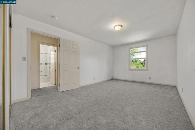 940 East St, Lafayette CA: https://media.crmls.org/mediaz/e55dc2e2-2902-4ef5-9503-a2bb21847e30.jpg