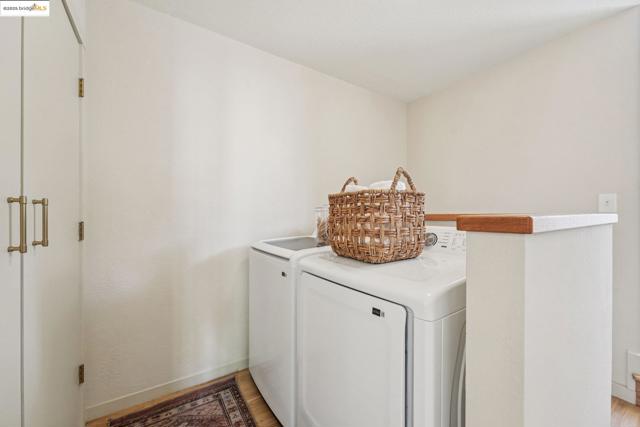 19 Highland Blvd, Kensington CA: https://media.crmls.org/mediaz/e55dfee6-7c18-4bed-b663-00bdcdec3d26.jpg